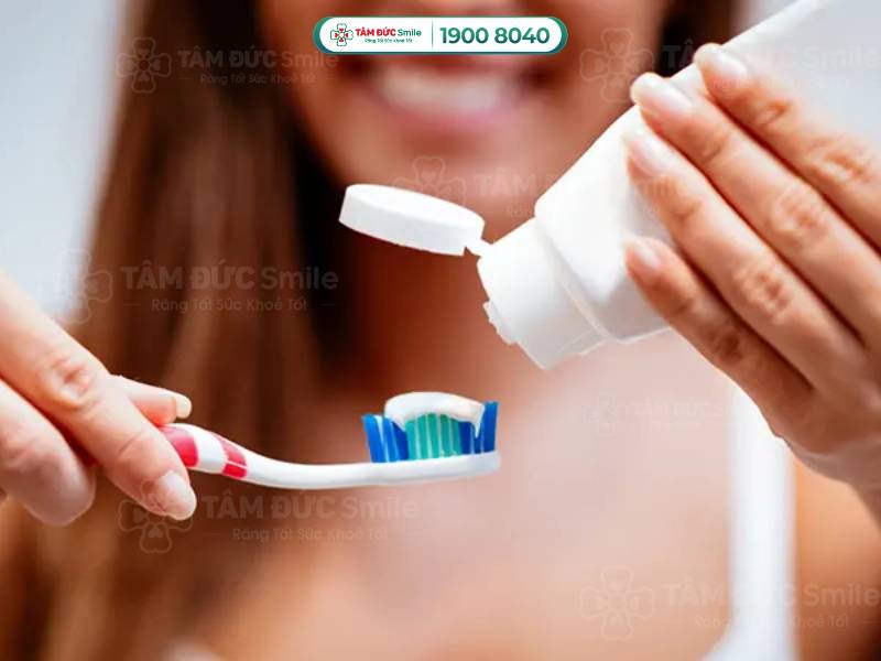 chảy máu răng sâu có nguy hiểm không