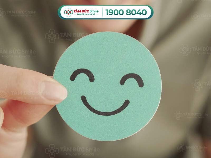 1 nụ cười bằng 10 thang thuốc bổ